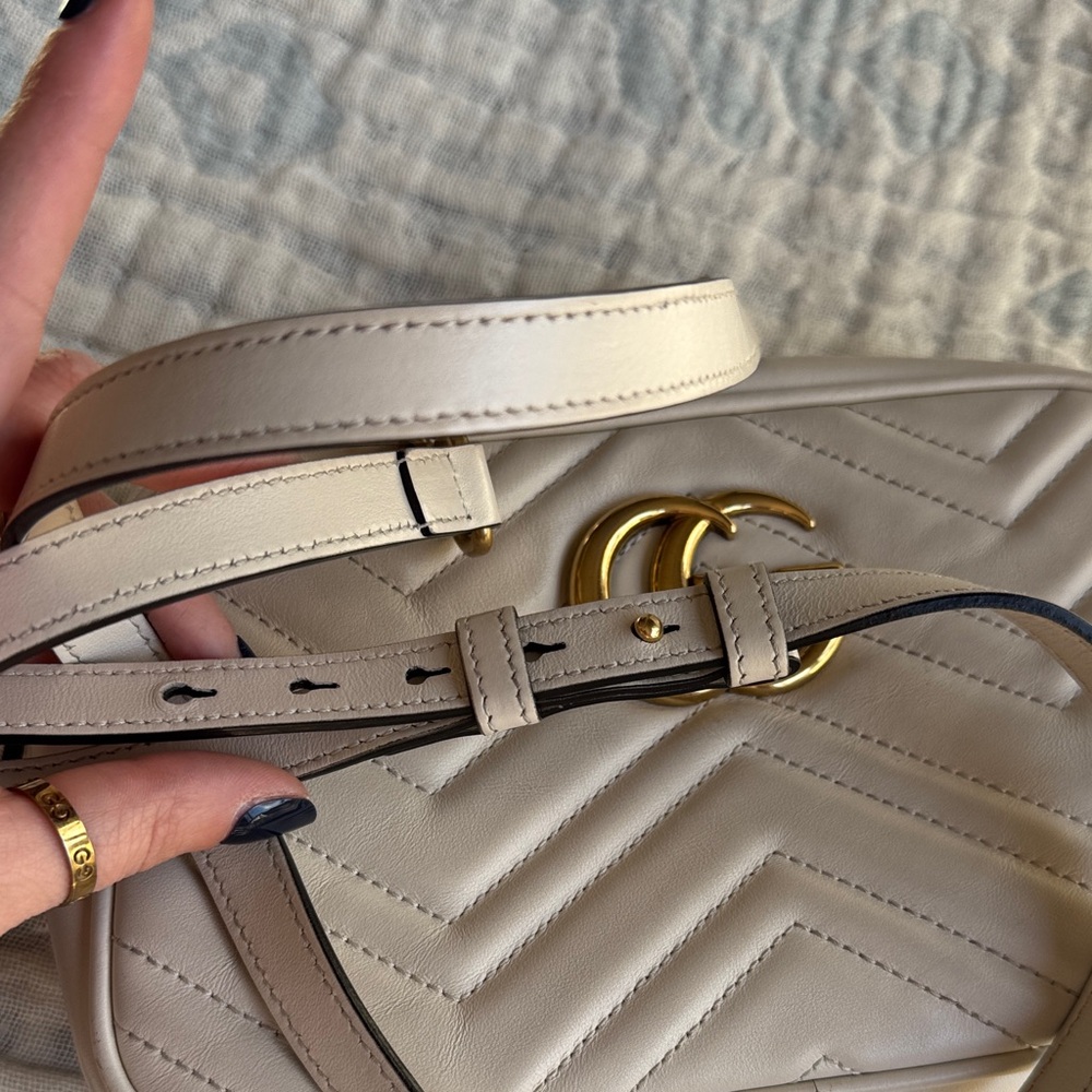 Gucci Beige Leather Crossbody with Gold Chain - Picture 14 of 14